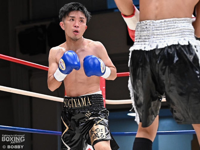 リングに立つ元プロボクサーで小学校教員の杉山雄太